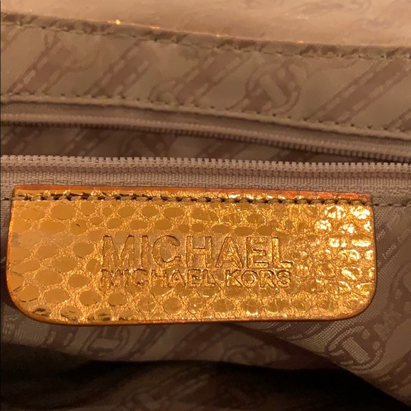 💯Authentic Michael Kors clutch - Picture 4 of 4